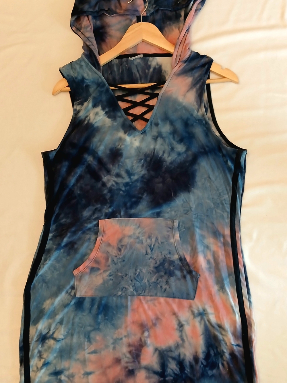 No Boundaries Women’s Tie Dye Sleeveless Hoodie Dress XL Blue Pink Criss Cross